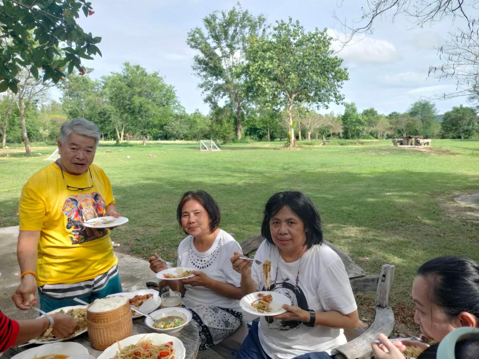 บ้านอิงเมยแคมป์ แก่งกระจาน Ban Phu Bon Exteriör bild