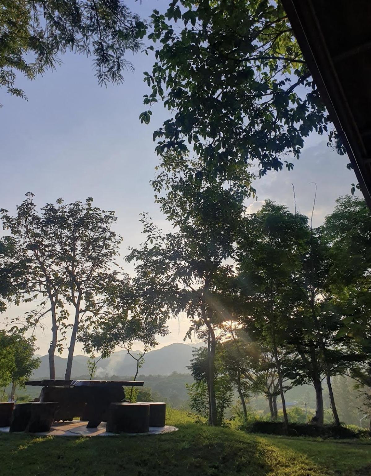 บ้านอิงเมยแคมป์ แก่งกระจาน Ban Phu Bon Exteriör bild