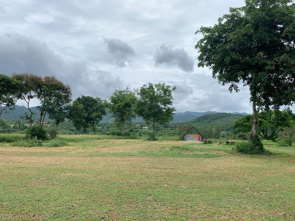 บ้านอิงเมยแคมป์ แก่งกระจาน Ban Phu Bon Exteriör bild